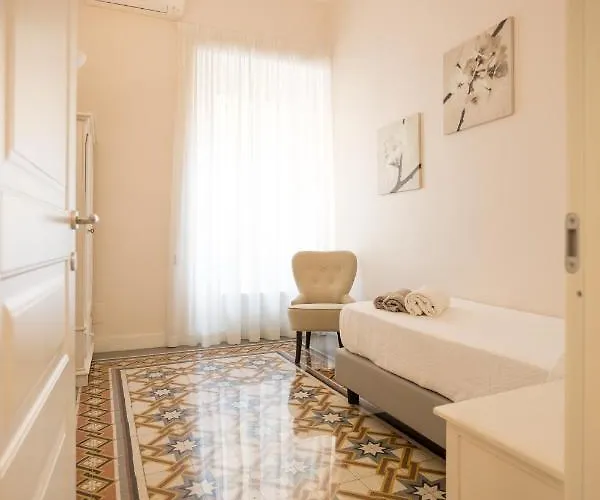 Vintage Ottaviano Apartment Rom