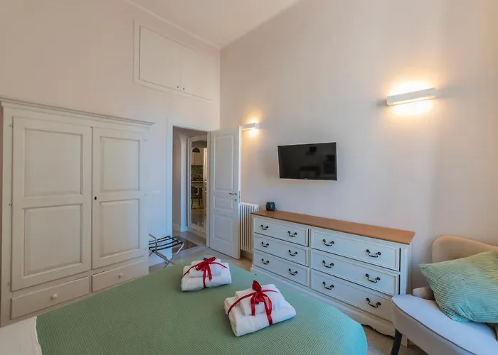 Vintage Ottaviano Apartment Rom